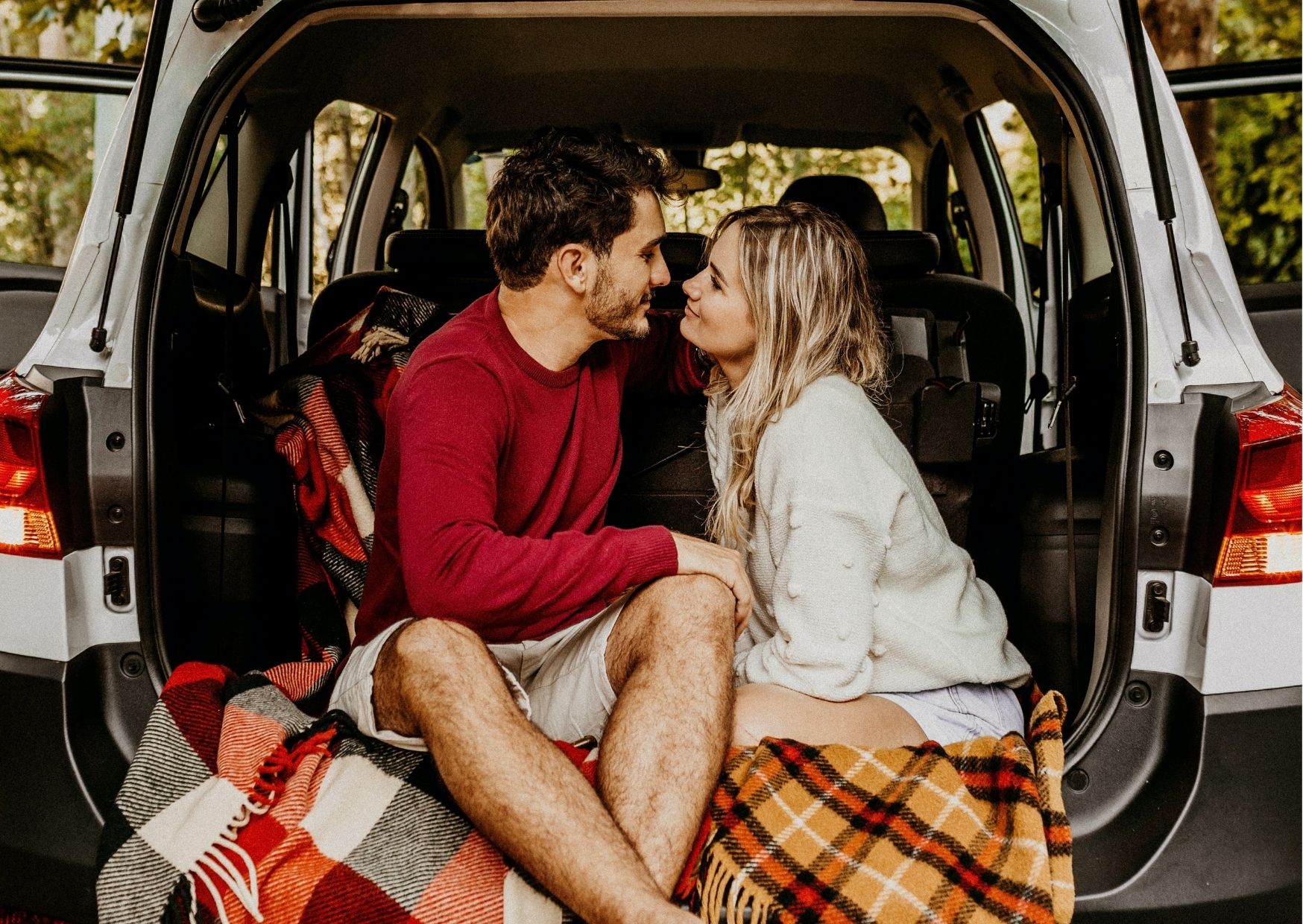 5-tips-to-stay-safe-on-dating-apps-while-traveling